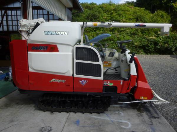 Máy gặt đập liên hợp Yanmar GC322